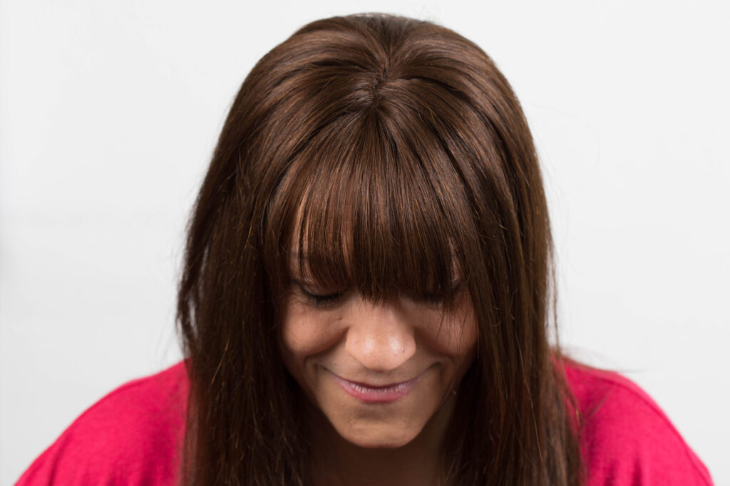 Oberkopfverdichtung mit dem HairContrast T-Parting